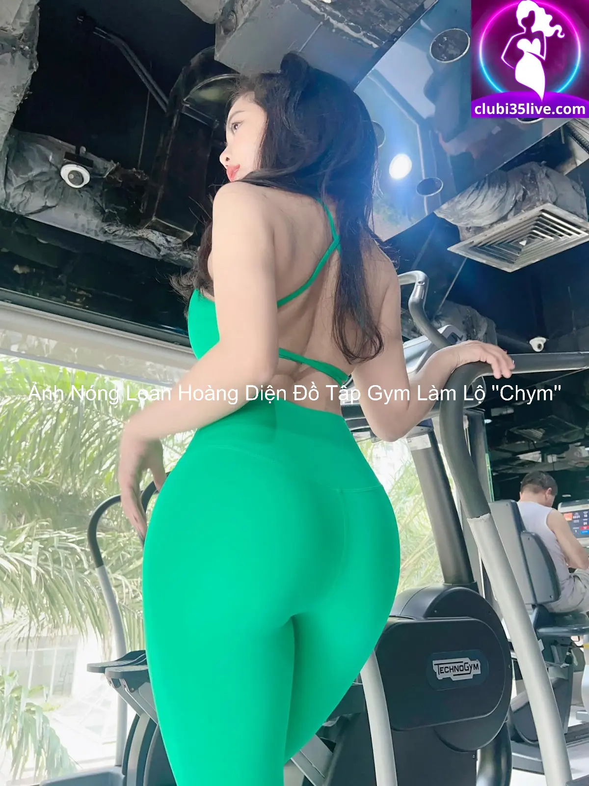 Ảnh Nóng Loan Hoàng Diện Đồ Tập Gym Làm Lộ ''Chym'' 3