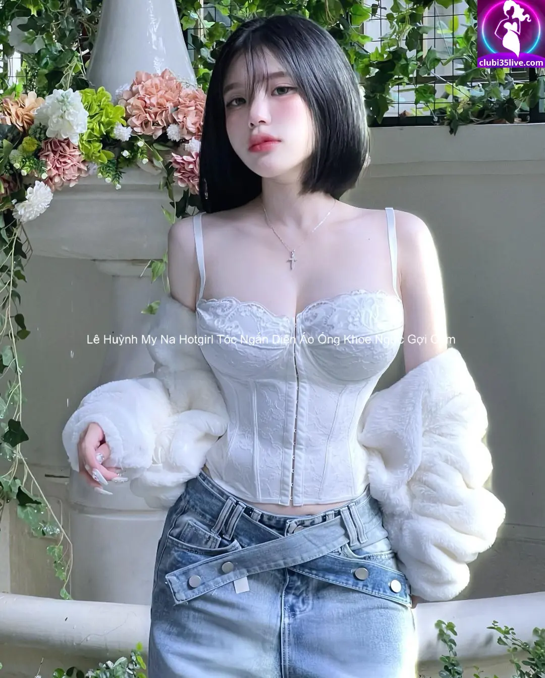 Lê Huỳnh My Na Hotgirl Tóc Ngắn Diện Áo Ống Khoe Ngực Gợi Cảm 5